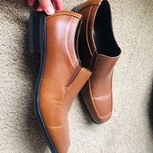 MENS Apt. 9 dress shoes. Size 11